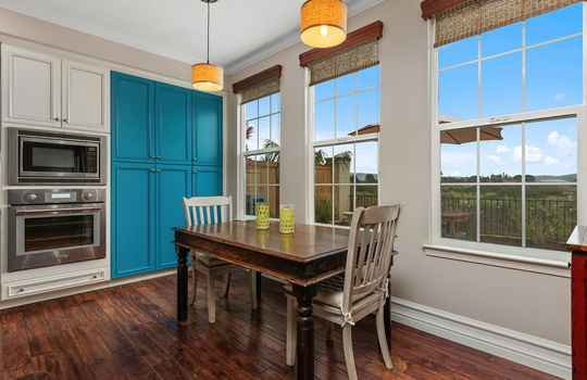 08-Kitchen - 1237 Breakaway-120