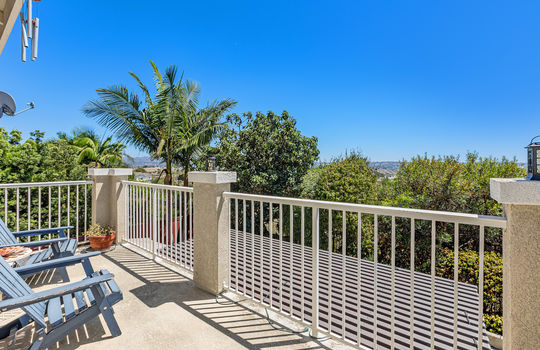15-1018 Bellingham - Balcony-142