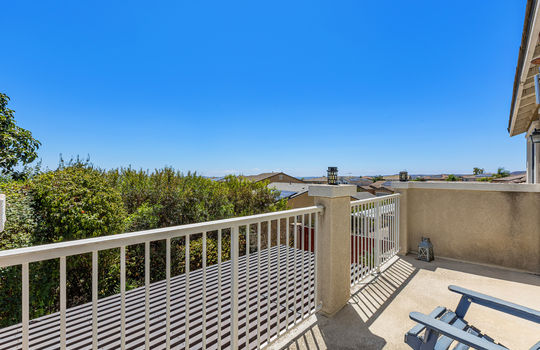 15-1018 Bellingham - Balcony-143
