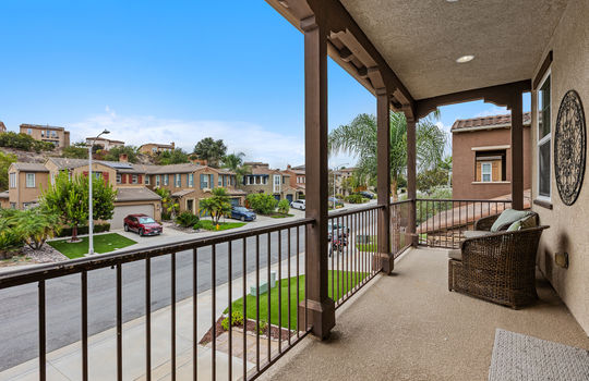 21-FrontBalcony - 1237 Breakway-131