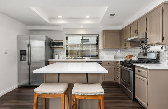 06 Kitchen - 1967 Spanish Oak-121