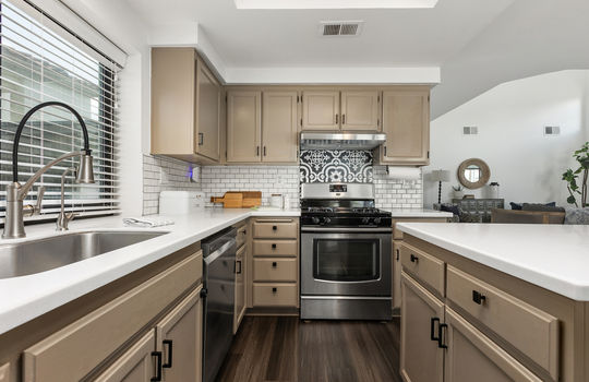 06 Kitchen - 1967 Spanish Oak-123
