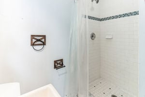 2048&#215;1365-1034_Lake_Bell_Dr__Winter_Park__FL_32789__USA-SatMar1620241710556261761