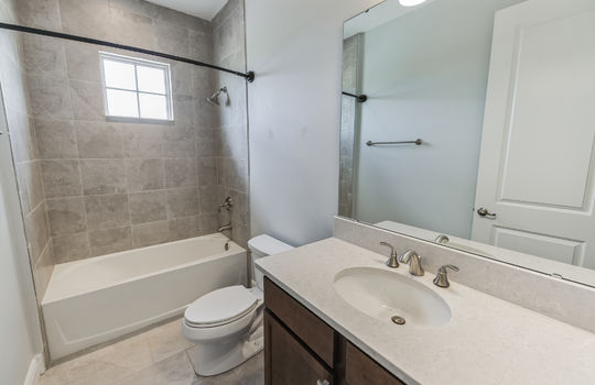 8198_Topsail_Pl_Winter_Garden_FL_34787_USA-Bathroom-207A0105