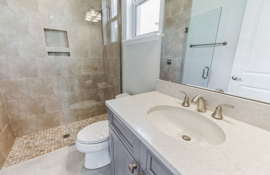 8198_Topsail_Pl_Winter_Garden_FL_34787_USA-Bathroom-207A9979