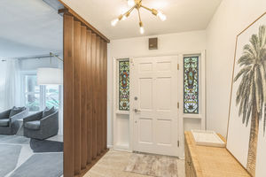 5118_Darden_Ave_Belle_Isle_FL_32812_USA-Foyer-DSC00039