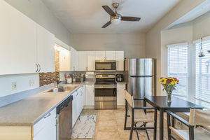 5977_Braemar_Pl_Orlando_FL_32822_USA-Kitchen-DSC08270