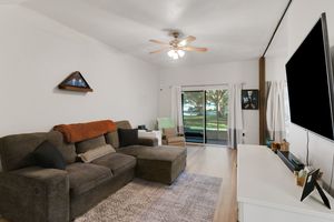 5977_Braemar_Pl_Orlando_FL_32822_USA-Living_room-DSC08255