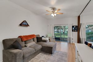 5977_Braemar_Pl_Orlando_FL_32822_USA-Living_room-DSC08260