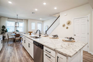 16467_Prairie_School_Dr_Oakland_FL_34787_USA-Kitchen-DSC08133