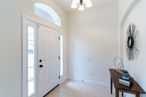 1028_Cinnamon_Fern_Ct_Casselberry_FL_32707_USA-Foyer-DSC08994