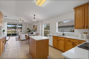 1028_Cinnamon_Fern_Ct_Casselberry_FL_32707_USA-Kitchen-DSC09014_1