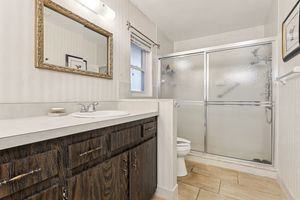 32-web-or-mls-E Wildmere Ave-030