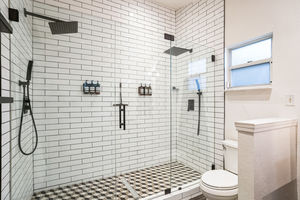 4491_Yachtmans_Ct_Orlando_FL_32812_USA-Bathroom-DSC00412