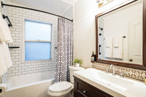 4491_Yachtmans_Ct_Orlando_FL_32812_USA-Bathroom-DSC00415