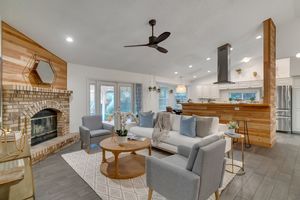 4491_Yachtmans_Ct_Orlando_FL_32812_USA-Living_room-DSC00435