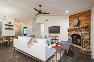 4491_Yachtmans_Ct_Orlando_FL_32812_USA-Living_room-DSC00467