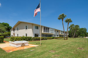 01_600_Royal_Palm_Blvd_Vero_Beach_FL_32960_USA-Exterior-JMJ01451