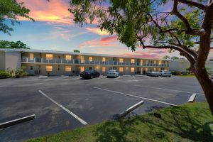 02_600_Royal_Palm_Blvd_Vero_Beach_FL_32960_USA-Exterior-JMJ01442-dusk