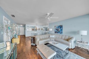05_600_Royal_Palm_Blvd_Vero_Beach_FL_32960_USA-Living_room-JMJ01342