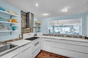06_600_Royal_Palm_Blvd_Vero_Beach_FL_32960_USA-Kitchen-JMJ01249