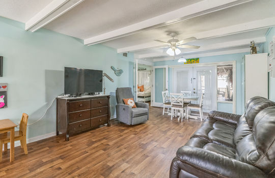 10_2220_McMahon_Ct_Orlando_FL_32812_USA-Living_room-DSC01764
