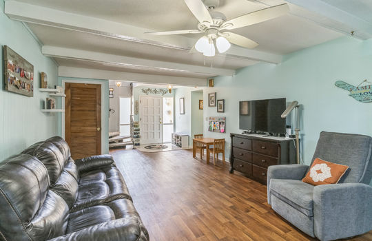11_2220_McMahon_Ct_Orlando_FL_32812_USA-Living_room-DSC01769