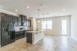 13_6160_Elfin_Herb_Wy_Winter_Garden_FL_34787_USA-Kitchen-DSC07400