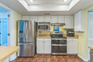 18_2220_McMahon_Ct_Orlando_FL_32812_USA-Kitchen-DSC01789