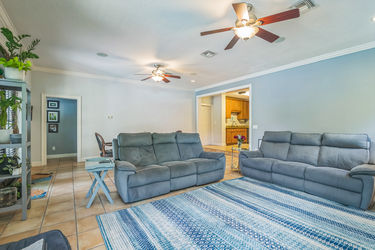 14_1012_W_New_Hampshire_St_Orlando_FL_32804_USA-Living_room-IMG_6599