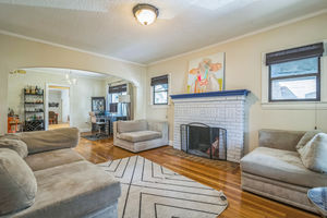 08_1012_W_New_Hampshire_St_Orlando_FL_32804_USA-Living_room-IMG_6536