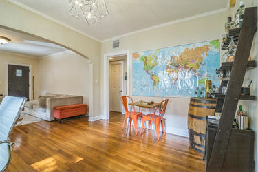 10_1012_W_New_Hampshire_St_Orlando_FL_32804_USA-Living_room-IMG_6551