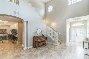 10_2604_Marble_Ave_Orlando_FL_32803_USA-Foyer-DSC01834