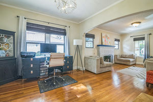 11_1012_W_New_Hampshire_St_Orlando_FL_32804_USA-Living_room-IMG_6554