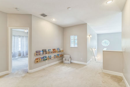 11_2604_Marble_Ave_Orlando_FL_32803_USA-Living_room-DSC01789