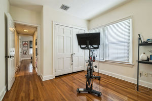 12_1012_W_New_Hampshire_St_Orlando_FL_32804_USA-Living_room-IMG_6563