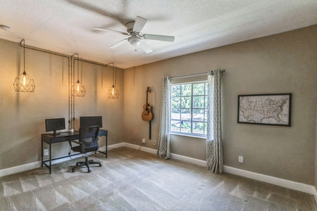 12_2604_Marble_Ave_Orlando_FL_32803_USA-Living_room-DSC01813