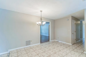 12_403_Broadview_Ave_Altamonte_Springs_FL_32701_USA-Living_room-DSC00995