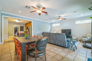 13_1012_W_New_Hampshire_St_Orlando_FL_32804_USA-Living_room-IMG_6596