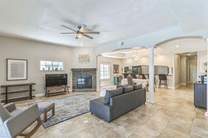 13_2604_Marble_Ave_Orlando_FL_32803_USA-Living_room-DSC01887