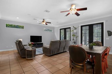 15_1012_W_New_Hampshire_St_Orlando_FL_32804_USA-Living_room-IMG_6593