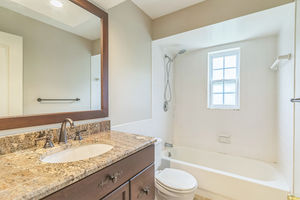 19_403_Broadview_Ave_Altamonte_Springs_FL_32701_USA-Bathroom-DSC01032