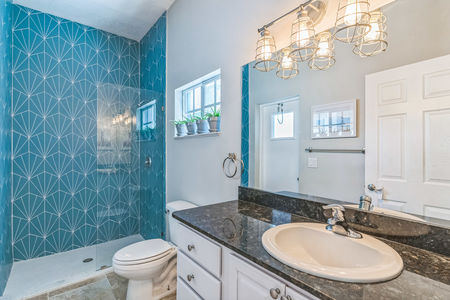 24_2604_Marble_Ave_Orlando_FL_32803_USA-Bathroom-DSC01892