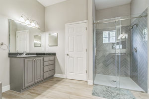 26_2604_Marble_Ave_Orlando_FL_32803_USA-Bathroom-DSC01901