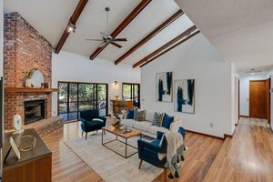 4834_Hall_Rd_Orlando_FL_32817_USA-Living_room-A7403832