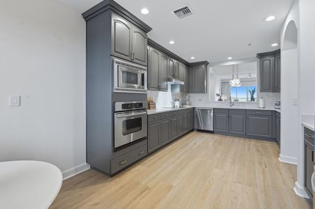 37_8749_The_Esplanade_11_Orlando_FL_32836_USA-Kitchen-DSC00614