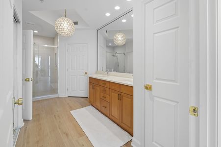 45_8749_The_Esplanade_11_Orlando_FL_32836_USA-Bathroom-DSC00728