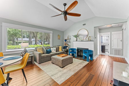 10-web-or-mls-600 Vassar St-10