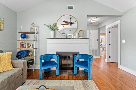 12-web-or-mls-600 Vassar St-12