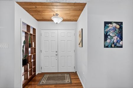 13_4536_Simmons_Rd_Orlando_FL_32812_USA-Foyer-IMG_0474_5_6